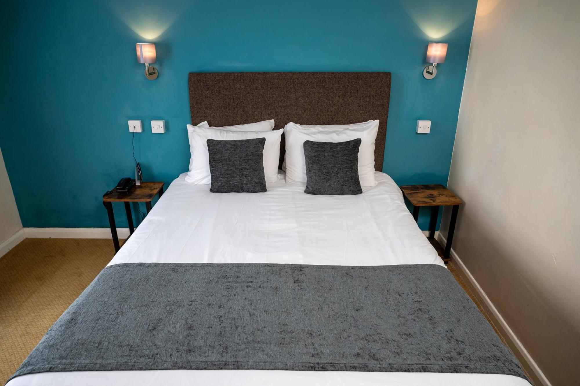 Rising Sun Hotel By Greene King Inns Cheltenham Extérieur photo