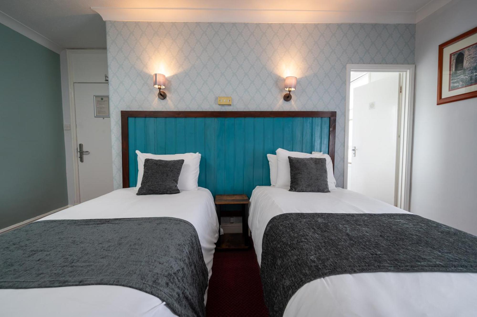 Rising Sun Hotel By Greene King Inns Cheltenham Extérieur photo