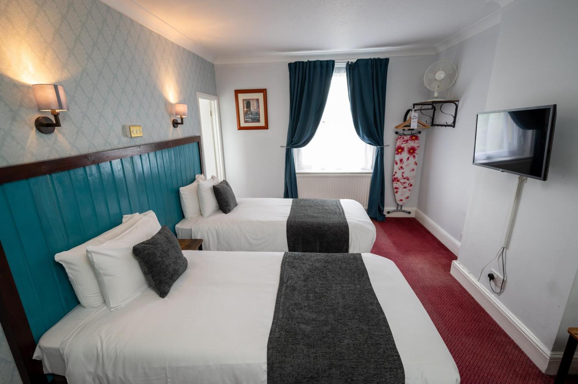 Rising Sun Hotel By Greene King Inns Cheltenham Extérieur photo