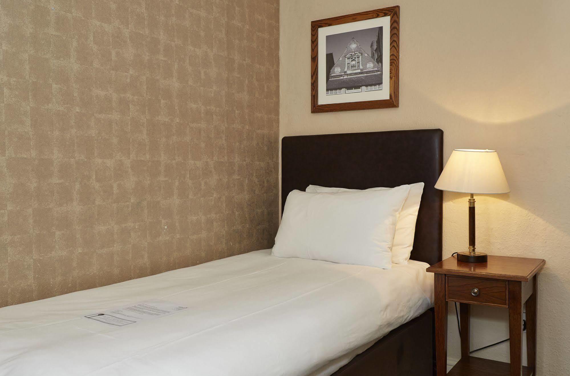 Rising Sun Hotel By Greene King Inns Cheltenham Extérieur photo